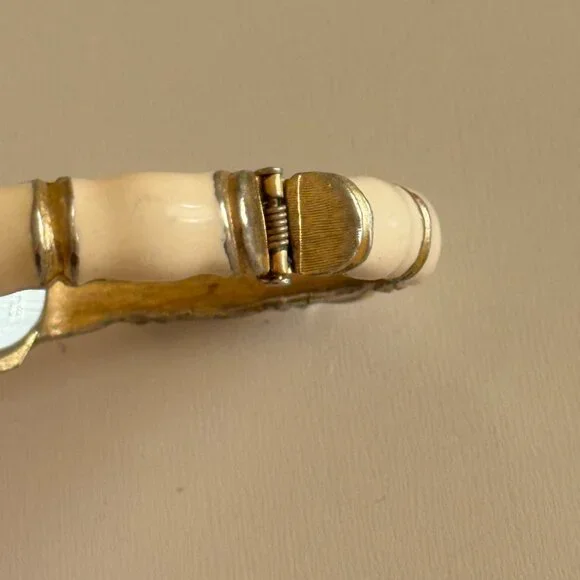  Pilgrim Hidden Dial Watch Women 23mm Gold Tone 17 Jewels Bracelet - Picture 3 of 8